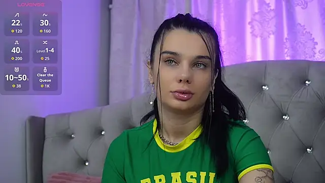 lovely sophia  online show from December 18, 6:07 am