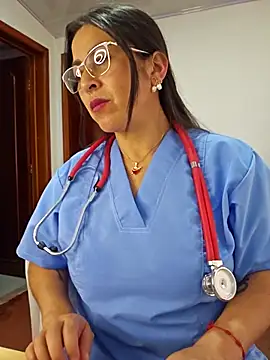 JustSamantha  online show from December 17, 8:46 pm