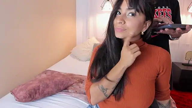 MiaRosy ValentinoRussel online show from November 27, 8:12 pm