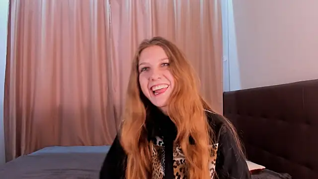 HazeLuneth online show from February 17, 7:51 am