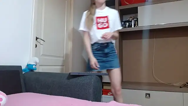 Erii18 online show from May 10, 1:46 pm