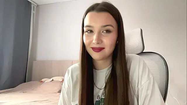 Annie SmiIe online show from November 21, 6:15 am