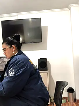 Rosa Vidal  online show from November 24, 7:05 pm