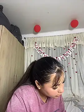 katthyasmitth online show from February 19, 11:58 pm