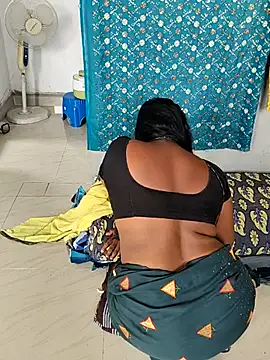 Desicouple1706 online show from April 16, 5:19 am