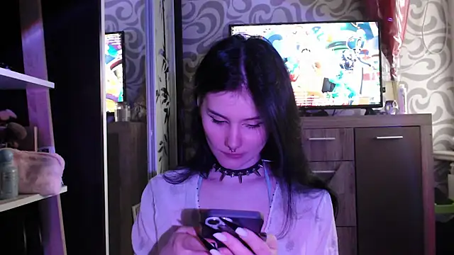 Moon raven online show from April 7, 3:03 pm