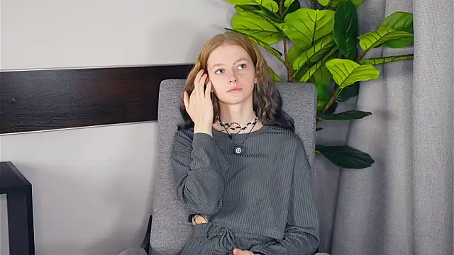 ToyaPletz online show from November 25, 8:16 am