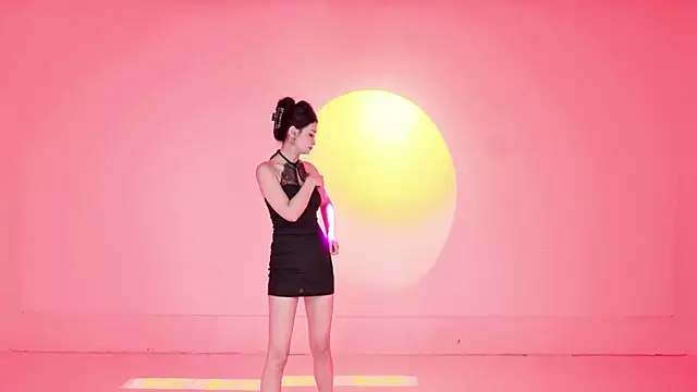 XKCH-001 online show from March 15, 12:18 pm