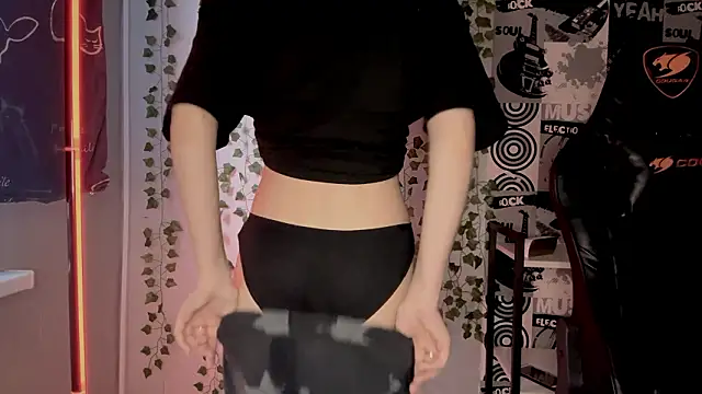 helgicuteness online show from February 28, 12:04 pm