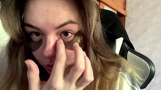 PrettyGhost online show from April 30, 7:13 am