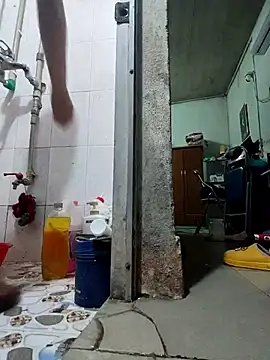 LianLaz online show from December 18, 9:47 am