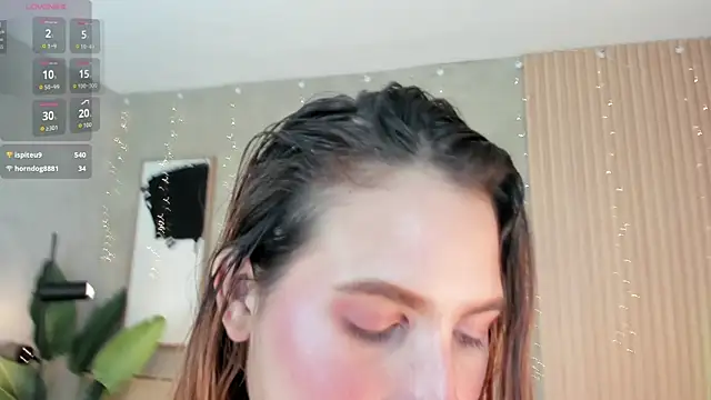 Lola saenz  online show from January 13, 6:23 pm