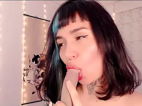 justmartina  online show from March 7, 11:56 pm