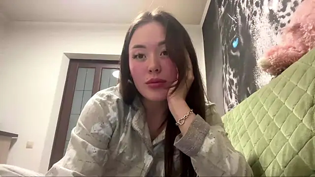 CurietHana1 online show from December 20, 3:38 pm