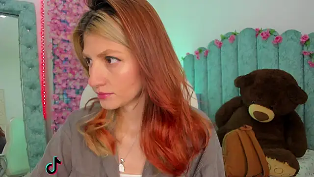 Ash 20  online show from December 14, 3:40 pm