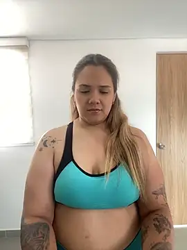 LoreinnFox online show from April 23, 9:06 pm