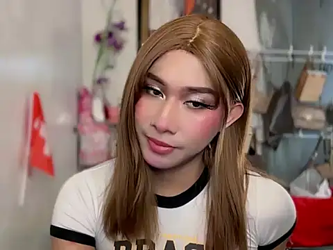  CandyTwink  online show from June 25, 11:39 pm