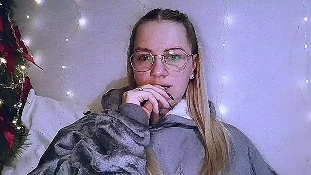 Whitehex666 online show from January 5, 5:38 pm