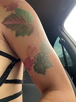 Mia fiire online show from March 2, 7:20 pm