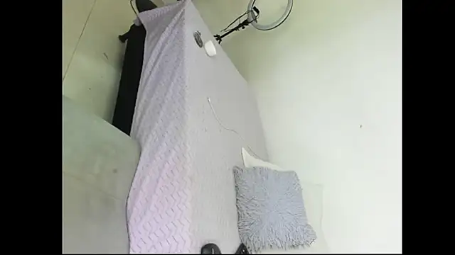 violetaebony online show from February 22, 8:32 pm