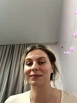 d0uble trouble online show from December 18, 9:30 pm