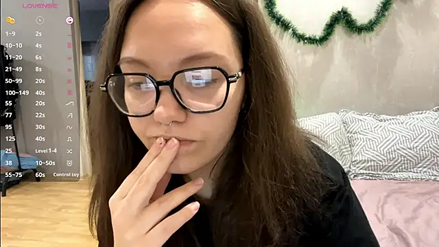 KerriMcbreen online show from January 15, 5:24 am