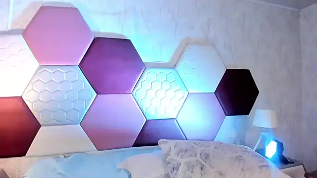 AriaRous online show from February 4, 4:43 pm