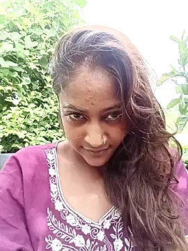 dusky diva d online show from August 4, 4:40 am