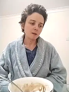 Amy01112 online show from April 17, 9:50 pm