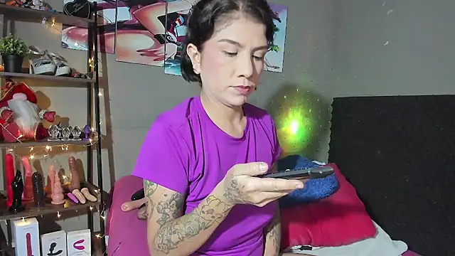 Snapshot of Shadia_Squirt chatting on October 21, 2:48 am Shadia Squirt online show from October 21, 2:48 am