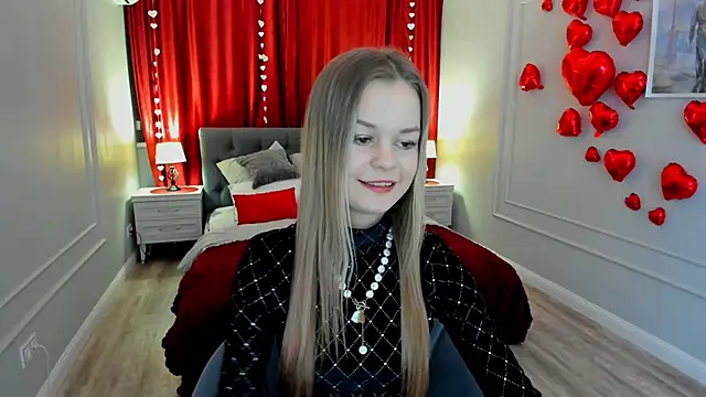 MidnighteAura online show from February 14, 8:11 pm