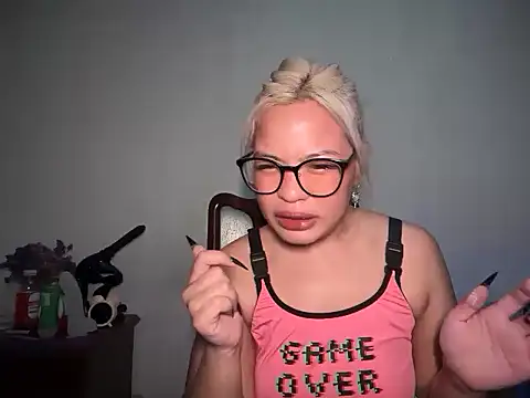 Tina Slick online show from June 7, 2:24 pm
