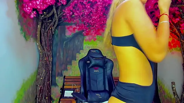 GoldenMusee  online show from January 13, 1:37 pm