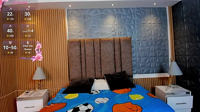 TiffanyHoustton online show from February 13, 12:51 pm