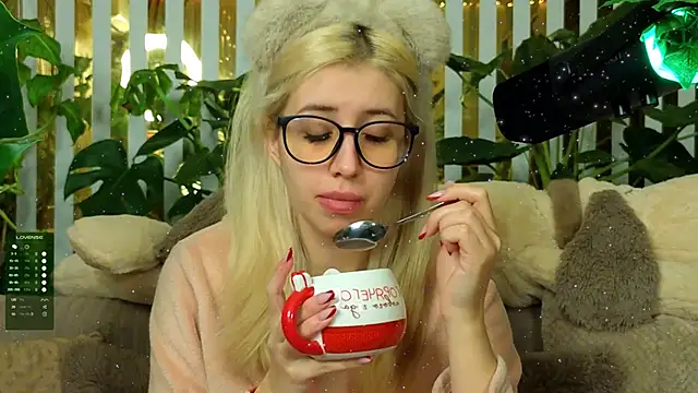 FlowweerGirl online show from January 14, 9:14 am