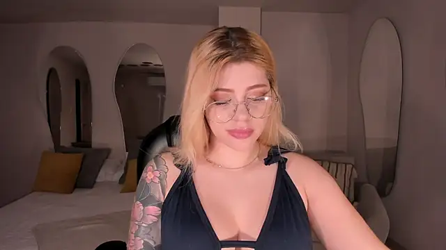 MadisonKane online show from March 22, 11:38 am