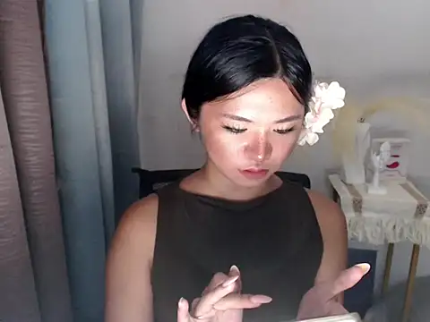 voganmarie online show from May 16, 7:33 am
