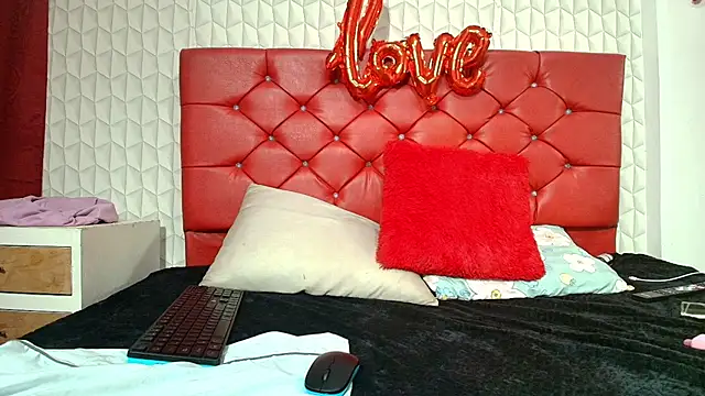 Elizabetth Roman online show from February 18, 6:12 am