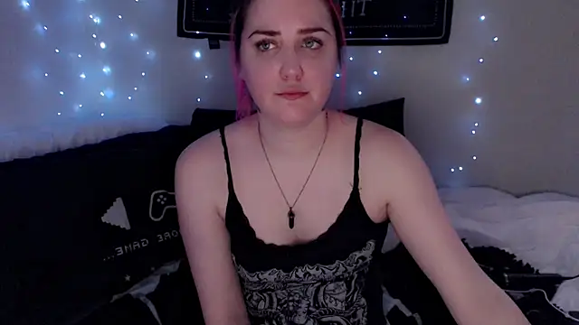 MaryMary  online show from February 27, 7:24 pm