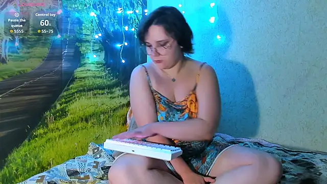 Lily-Violet online show from July 31, 8:32 pm