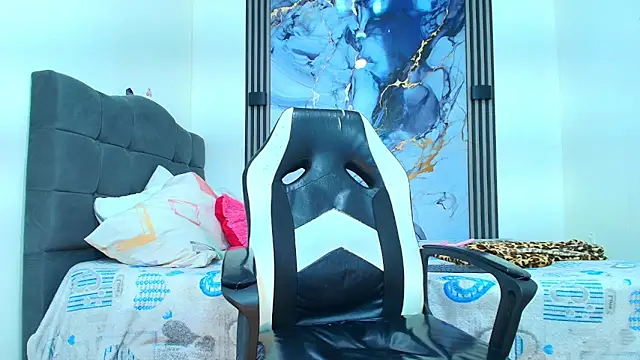 Valentina and sneider  online show from February 19, 7:46 pm