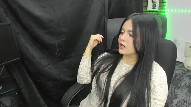 candylunas  online show from March 2, 3:50 am