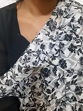 Riya rani8 online show from April 20, 7:28 pm