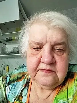 HapinessLovee online show from April 7, 7:10 am