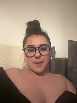 Wild Busty Niyah XX online show from December 18, 10:25 pm