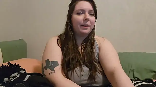 cupcakeclown online show from February 12, 8:05 am