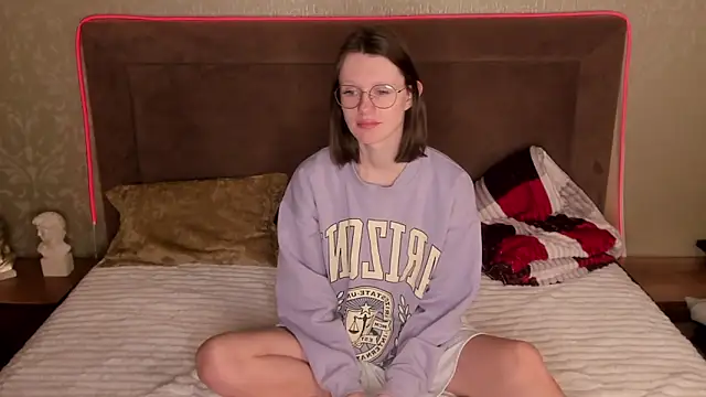 RoxyHerena online show from January 9, 4:06 am