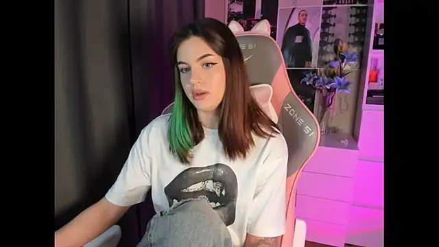 NikkieKitty online show from February 3, 1:27 pm