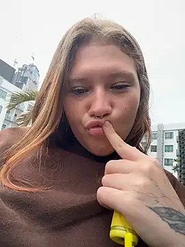 FionaMurr online show from March 12, 3:53 am