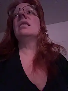 Lenaravenswood online show from March 28, 3:39 am